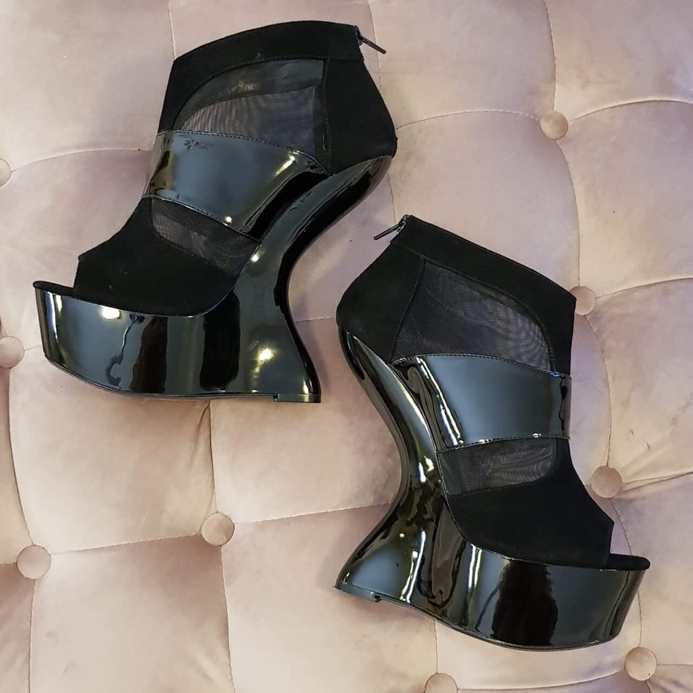 New Chinese Laundry Bakers Heel-less Platforms